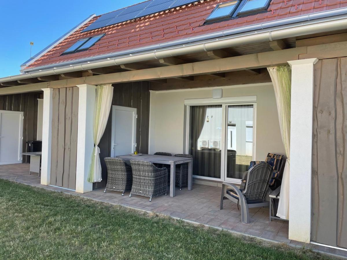 Balatonholidaypark Balatongyorok Bagian luar foto