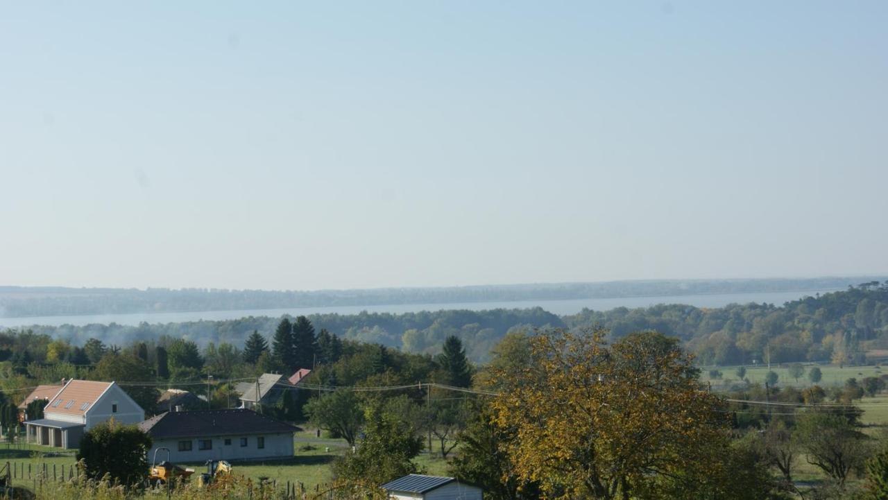 Balatonholidaypark Balatongyorok Bagian luar foto
